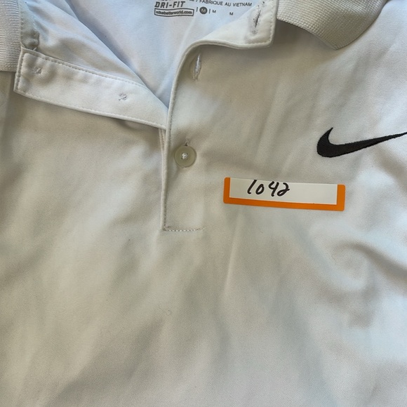 NIKE Golf Dri-Fit Standard Fit Men's Medium White 2 Button Polo EUC 100% Polyest - Picture 6 of 6